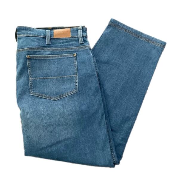 Kirkland Signature Men’s Jeans Blue Classic Stretch Denim Size 42 X 29 NWT - Picture 1 of 12